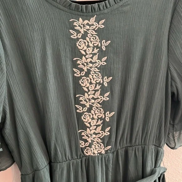 Neesee's Dress Tea N Rose Hilda Embroidered Midi Dress Size M - Picture 4 of 8